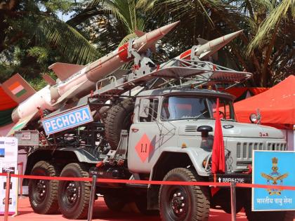 Learn from the exhibition, organized in Mullund of Vaibudal, 'Guardians of the Skies' | प्रदर्शनातून माहिती करून घ्या वायूदलाची, 'गार्डियन्स ऑफ द स्काइज'चं मुलुंडमध्ये आयोजन