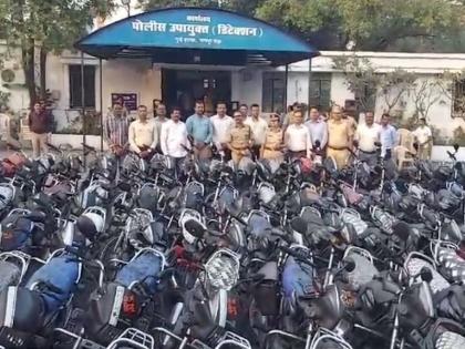 Attal thieves who stole two-wheelers arrested; 111 two-wheelers worth 77 lakh seized in nagpur | दुचाकी वाहन चोरणाऱ्या अट्टल चोरांना अटक; ७७ लाख किमतीचे १११ दुचाकी जप्त