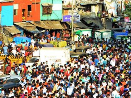 All the leaders of the party are sweating with the band of laborers in Bandra | वांद्रेतील मजुरांच्या झुंडीने फुटला सर्व पक्षांच्या नेत्यांना घाम