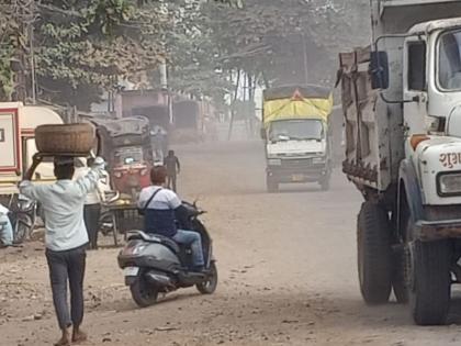 When is the time for repairing the dug-up road in Ulhasnagar?; Citizens are disturbed by traffic jams and dust | उल्हासनगरात खोदलेल्या रस्त्याच्या दुरस्तीला मुहूर्त कधी?; वाहतूक कोंडी व धुळीने नागरिक हैराण