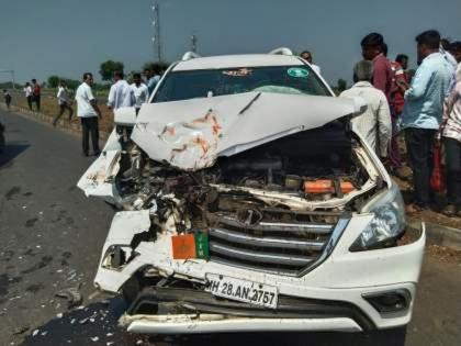 ST-car head-on collision; Former MLA Vijayraj Shinde injured | एसटी-कारची समोरासमोर धडक; माजी आमदार विजयराज शिंदे जखमी