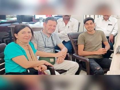 He came to his motherland Yavatmal from Spain after 20 years in search of mother | ‘माय’च्या शोधात तो २० वर्षांनी आला मायभूमीत