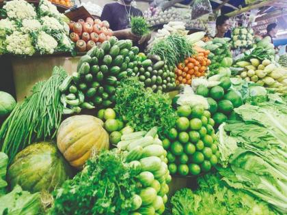 Shevaga, Gawar, Wange cross the hundred; hard to carry the burden of expensive vegetables | शेवगा, गवार, वांगे शंभरी पार ! महाग भाजीचे ओझे खिशाला पेलवेना