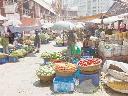 Cilantro prices rose in Jalgaon market | जळगावच्या बाजारपेठेत कोथिंबीरचे भाव वधारले