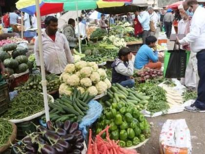 A big drop in vegetable prices; Hit producers | भाजीपाल्याच्या दरात मोठी घसरण; उत्पादकांना फटका