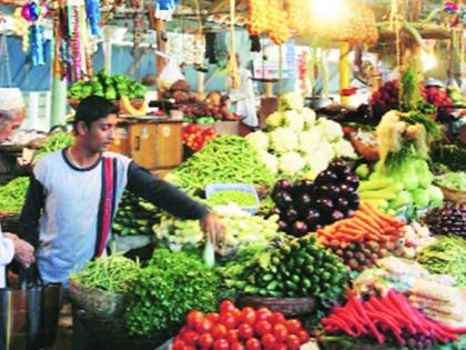 Vegetable prices plummeted due to rains | पावसामुळे भाजीपाल्याचे दर कोसळले