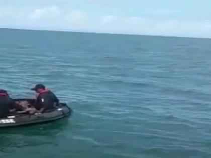 Boat sinks in sea at Vengurla, four missing; Three people survived | Sindhudurg: वेंगुर्ला येथील समुद्रात होडी बुडाली, चार जण बेपत्ता; तिघे जण बचावले, शोधकार्य सुरू 