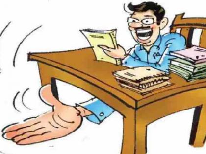 Talathi was caught red handed while accepting a bribe of Rs 10,000 in Velhe taluka | वेल्हे तालुक्यात दहा हजारची लाच घेताना तलाठीला रंगेहाथ पकडले