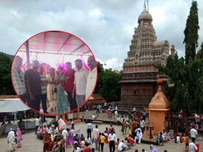 Mobile stolen from Ghrishneshwar temple in Ellora, thief jailed within hours | वेरूळच्या घृष्णेश्वर मंदिराच्या गाभाऱ्यातून मोबाइल लंपास, काही तासांत चोरटा जेरबंद