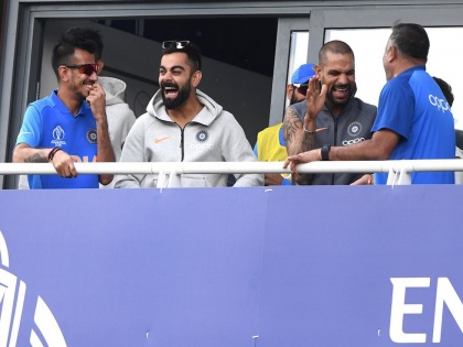 ICC World Cup 2019: ... and Virat Kohli laughs | ICC World Cup 2019 : ... आणि विराट कोहली हसतंच सुटला