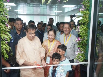 Nitin Gadkari at the launch of VIBGYOR World Academy in Nagpur | विबग्योर ग्रुप ऑफ स्कूल्सने नागपुरात नवीन शाळा सुरू करून नेटवर्कचा विस्तार केला