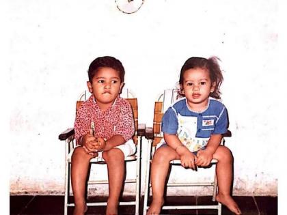 vicky kaushal shared rare and unseen childhood photo with brother did you recognize | फोटोत छोट्या भावासोबत बसलेल्या हा चिमुकला आज आहे सुपरस्टार, त्याचा भाऊ ही आहे स्टार