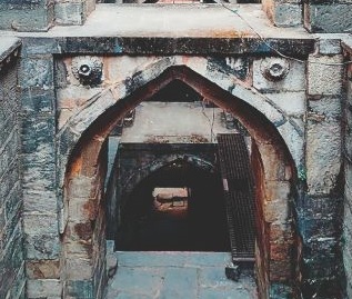 Mahimapur in Amravati district has a mysterious 13th century well | अमरावती जिल्ह्यातील महिमापुरात आहे तेराव्या शतकातील रहस्यमयी विहीर