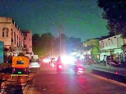 power outage due to technical failure in wathoda area overnight in nagpur | नागपुरात वीज यंत्रणा कोलमडली, बहुतांश भागात रात्रभर बत्ती गुल