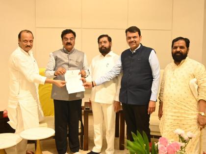 shiv sena shinde group vijay shivtare meet cm eknath shinde and dcm devendra fadnavis with dcm ajit pawar at varsha | विजय शिवतारेंची मुख्यमंत्री, उपमुख्यमंत्र्यांसोबत चर्चा; ‘वर्षा’वर रात्री उशिरापर्यंत बैठक