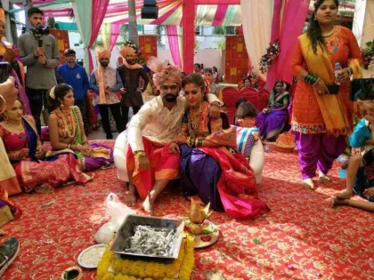 On the eve of the New Year, Virat Kohli is the player of the team in the Adkaala Marriage | नववर्षाच्या मुहूर्तावर विराट कोहलीच्या संघातील महाराष्ट्राचा खेळाडू अडकला विवाहबंधनात