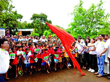 Jijau wins Marathon by Dnyaneshwar Morghane; Seven thousand contestants | जिजाऊची वर्षा मॅरेथॉन जिंकली ज्ञानेश्वर मोरघाने; सात हजारांहून अधिक स्पर्धक