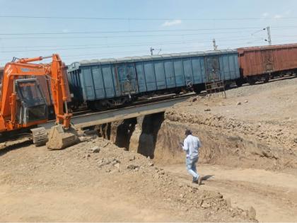 Work started near Bhadli Railway Gate: Seven girders laid | जळगाव : भादली रेल्वे गेटजवळ कामास सुरुवात : सात गर्डर टाकले