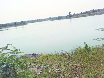 Five lakes dry in Bhusaval division | भुसावळ विभागातील पाचही तलाव कोरडे