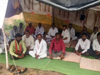 villagers' fasting for various demands | विविध मागण्यांसाठी करंजीवासियांचे उपोषण