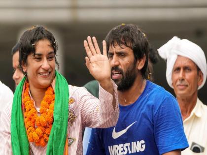   Wrestler Vinesh Phogat doing well in Paris Olympics 2024 sees significant increase in brand endorsement fees  | 'गोल्डन कामगिरी'! विनेश फोगाटने 'भाव' खाल्ला; एक डील अन् कोट्यवधींचा वर्षाव, वाचा सविस्तर