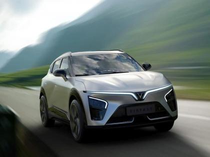 Electric car sales increase 21 times; charging stations also increase 5 times in three years | इलेक्ट्रिक कारच्या विक्रीत २१ पट वाढ; चार्जिंग स्टेशनही तीन वर्षांत ५ पट वाढले Electric car sales increase 21 times; charging stations also increase 5 times in three years | इलेक्ट्रिक कारच्या विक्रीत २१ पट वाढ; चार्जिंग स्टेशनही तीन वर्षांत ५ पट वाढले