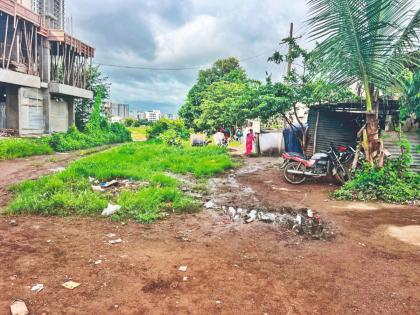 Pimpri Chinnews Who will provide roads, water, and streetlights after collecting taxes? Who will provide roads, water, and streetlights after collecting taxes? The citizens of Shelke settlement in Ravet have not been getting basic facilities for 20 years | कर घेता मग रस्ता, पाणी, पथदिवे कोण देणार? रावेतच्या शेळके वस्तीतील नागरिकांना २० वर्षांपासून मूलभूत सुविधा मिळेनात