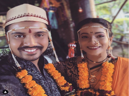 Virajas Kulkarni Wedding Photo Caught Everyone Attention On Social Media | विराजस कुलकर्णी अडकला लग्नबंधनात ? फोटोंवर होतोय शुभेच्छांचा वर्षाव