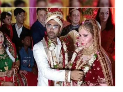 A girl from Russia came to Kushinagar with people from 4 countries to marry a boy from Uttar Pradesh | उत्तर प्रदेशमधील मुलगा झाला रशियाचा जावई; लग्नाला लावली ४ देशातील लोकांनी हजेरी 