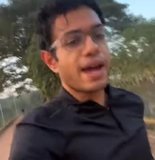 हा खरा पागल 'लव्हर बॉय'! गर्लफ्रेंडचा वाढदिवस म्हणून त्याने पाहा काय विचित्र पराक्रम केला, व्हिडीओ व्हायरल..