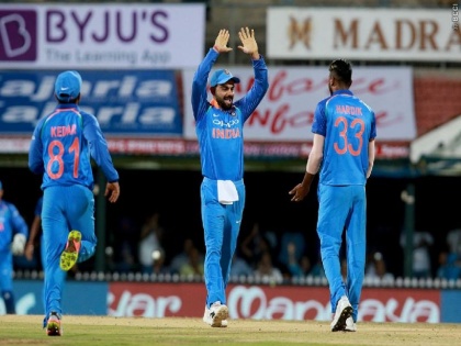 India vs South Africa: India win the toss and elect to field | India vs South Africa : नाणेफेकीचा कौल भारताच्या बाजूनं