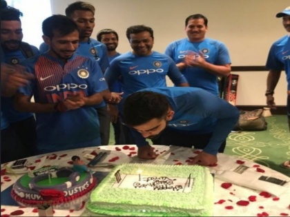 Captain gets berth-day gift, Virat batsmen responsible for not getting team | टीमकडून नाही मिळालं कॅप्टनला बर्थ-डे गिफ्ट, विराटने फलंदाजांना धरलं जबाबदार 