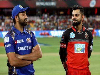 Fans on the field to meet Virat Kohli and Rohit Sharma in pune | RCB vs MI 2022: विराट कोहली अन् रोहित शर्माला भेटण्यासाठी चाहता थेट मैदानात