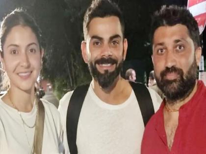 Virat Kohli attended Bhajan-Kirtana with wife Anushka, see photos | विराट कोहलीने पत्नी अनुष्कासोबत लावली भजन-कीर्तनाला हजेरी, पाहा फोटो