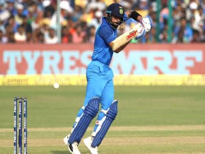 In Kanpur ODI, Virat Kohli's record of one-wicket victory over AB de Villiers has broken | विराटच्या सुपरफास्ट नऊ हजार वनडे धावा, मोडला एबी डीव्हिलियर्सचा रेकॉर्ड  