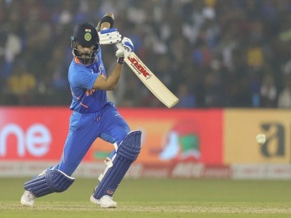 India vs Sri Lanka, 3rd T20I : Virat Kohli completed 11000 runs as captain in international cricket and he is the fastest to complete this milestone | India vs Sri Lanka, 3rd T20I : विराट कोहलीचा World Record; पहिली धाव अन् कर्णधारांमध्ये पटकावलं मानाचं स्थान