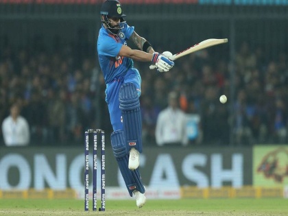 India vs Sri Lanka, 3rd T20I : Virat Kohli become a 1st Batsman to Smash 250 four in T20I | India vs Sri Lanka, 3rd T20I : विराटच्या नावावर लाखमोलाचा विक्रम, ठरला जगातला पहिला फलंदाज