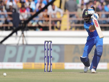 India vs Australia, 2nd ODI :  After Sachin Tendulkar Virat Kohli completes 4,000 international runs vs Australia  | India vs Australia, 2nd ODI : तेंडुलकरनंतर विराट कोहलीचा ऑस्ट्रेलियाविरुद्ध भीमपराक्रम