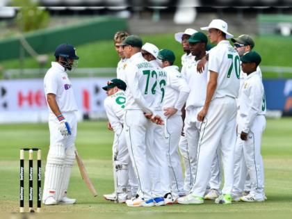 IND vs SA, 3rd Test Live Updates : South Africa at 17/1 on Day 1 Stumps, Africa trail by 206 runs in the first innings with 9 wickets in hand | IND vs SA, 3rd Test Live Updates : विराट कोहलीच्या धडाकेबाज पुनरागमनावर सहकाऱ्यांनी पाणी फिरवलं, चेतेश्वर पुजारा सोडला तर इतरांनी निराश केलं
