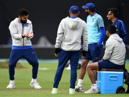 ICC World Cup 2019 : Team India sends net bowlers for ICC World Cup press conference, furious media boycotts interaction | ICC World Cup 2019 : भारतीय संघाच्या पत्रकार परिषदेवर मीडियाचा बहिष्कार, जाणून घ्या कारण