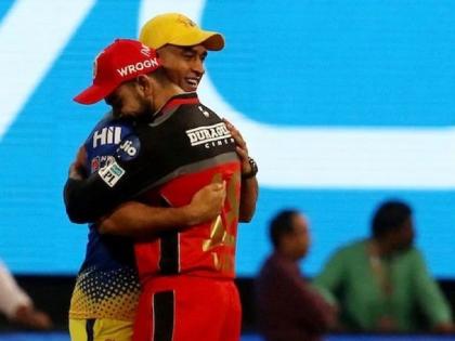 Virat Kohli reacts to MS Dhoni quitting CSK captaincy: Legendary captaincy tenure in yellow skip | Virat Kohli on MS Dhoni Decision : इथे महेंद्रसिंग धोनीने CSK चे कर्णधारपद सोडले अन् तिथे विराट कोहली झाला भावनिक