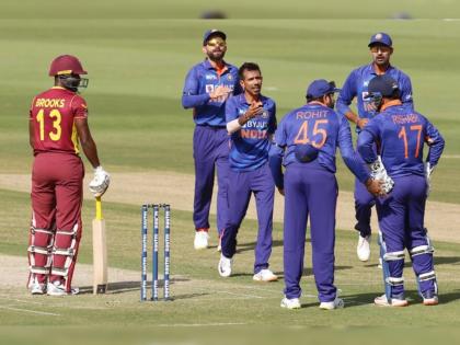 IND vs WI, 1st ODI Live Updates : How Virat Kohli convinced captain Rohit Sharma to take DRS in 1st ODI vs WI; 'The ball has touched the bat', Video  | IND vs WI, 1st ODI Live Updates : विराट कोहलीनं DRS घेण्यासाठी रोहित शर्माला राजी केले अन्...; BCCIनं पोस्ट केला दोघांमधील संभाषणाचा Video 