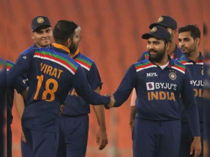 Injury scare? Virat Kohli reveals why he left the field during end overs of riveting India-England 4th T20I | IND vs ENG, Virat Kohli : विराट कोहलीला दुखापत?; संघ अडचणीत असताना अखेरच्या षटकांत मैदान का सोडलं, समोर आलं कारण!