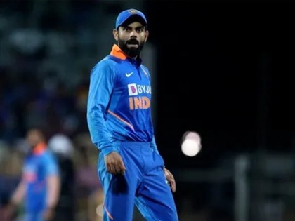 Petition to ‘stop Virat Kohli from congratulating Team India in ICC tournaments’ attracts almost 1000 people svg | विराट कोहलीचे Social Account बंद करण्याच्या याचिकेला तुफान प्रतिसाद; कारण ऐकून बसेल धक्का