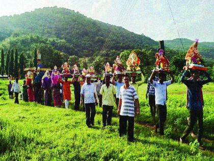  Early this year ..., crowds on immersion spots: Gaurai sentimental messages to seven days | पुढच्या वर्षी लवकर या..., विसर्जन स्थळांवर गर्दी : सात दिवसांच्या बाप्पासह गौराईला भावपूर्ण निरोप