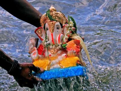 In Pune city there are 150 rotating Ganesh immersion wells while 136 are fixed immersion wells | Ganeshotsav 2022: पुणे शहरात गणेश विसर्जनासाठी १५० फिरते, तर १३६ स्थिर विसर्जन हौद