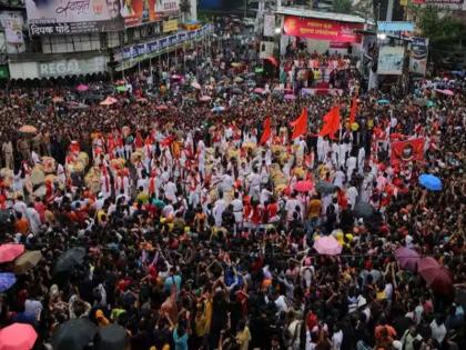 Roads in the center will be closed for traffic on the occasion of immersion; Know road closures and detours | विसर्जनानिमित्त मध्यभागातील रस्ते वाहतुकीसाठी राहणार बंद; जाणून घ्या बंद रस्ते अन् वळवलेले मार्ग