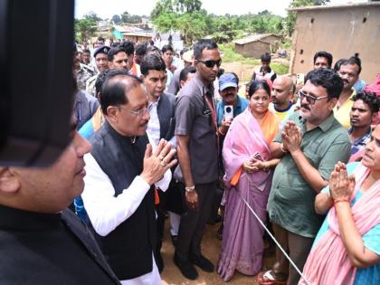 Chhattisgarh Chief Minister Vishnu Dev Sai rushes to help Bastar flood victims! There will be no laxity in rescue operations; Clear instructions to officials | बस्तर पूरग्रस्तांच्या मदतीला धावले मुख्यमंत्री! बचावकार्यात हलगर्जीपणा चालणार नाही; अधिकाऱ्यांना स्पष्ट निर्देश Chhattisgarh Chief Minister Vishnu Dev Sai rushes to help Bastar flood victims! There will be no laxity in rescue operations; Clear instructions to officials | बस्तर पूरग्रस्तांच्या मदतीला धावले मुख्यमंत्री! बचावकार्यात हलगर्जीपणा चालणार नाही; अधिकाऱ्यांना स्पष्ट निर्देश