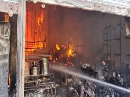 Sangli: फ्रिज काॅम्प्रेसर फुटल्याने आग लागल्याची शक्यता, महावितरणचा प्राथमिक अंदाज 