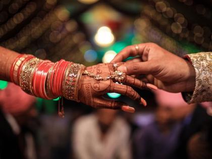 Ring in the New Year with a bang at the wedding bar; Such are the moments... lagn muhurt vivah sohala | नवीन वर्षात धूमधडाक्यात उडवून टाका लग्नाचा बार; असे आहेत मुहूर्त...